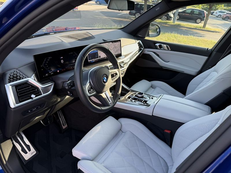 BMW X5 (2025) BMW X5 M60i xDrive - fotka 2 z 21