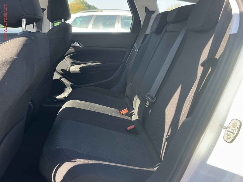 Peugeot 308 (2015) 1.6 HDi, ČR, AC, temp - fotka 10 z 19