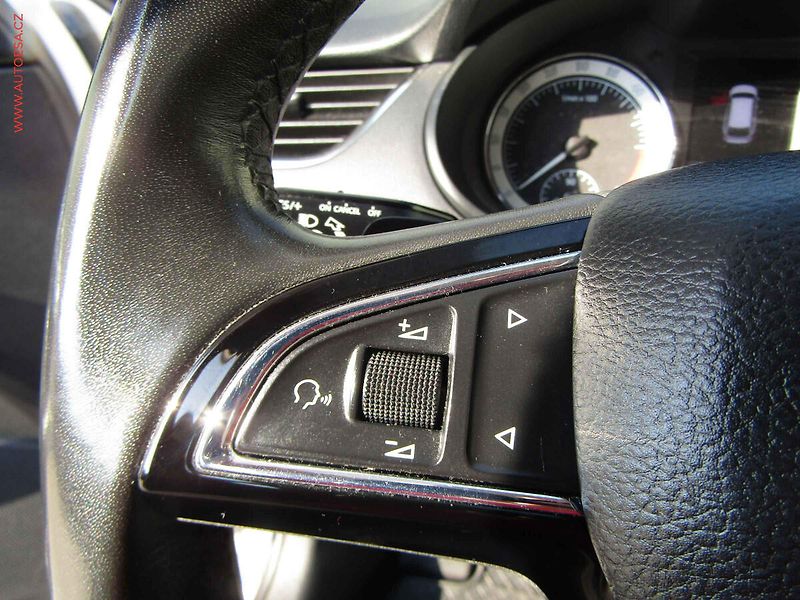 Škoda Octavia (2019) 2.0 TDi, Style, DSG, navi - fotka 14 z 18