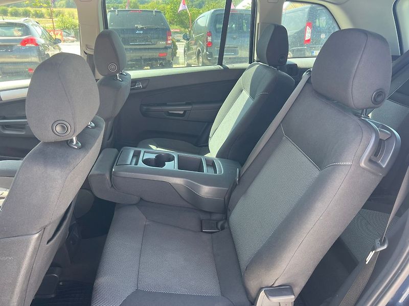 Opel Zafira 1.7 TDI - fotka 12 z 16