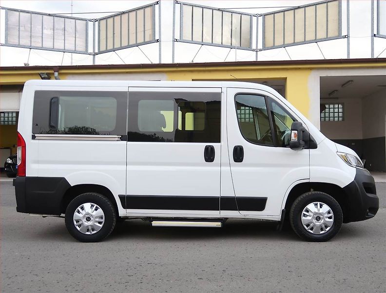 Citroën Jumper (2019) 2.2 BlueHDi, Bus, 9Míst, DPH - fotka 6 z 19