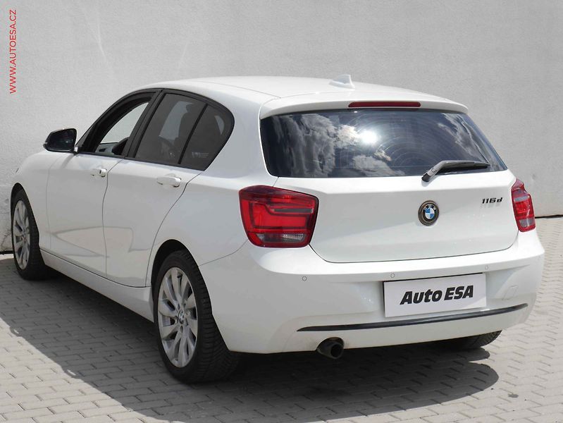 BMW Řada 1 (2012) 2.0D 116d, ČR, Bixen, park - fotka 6 z 22