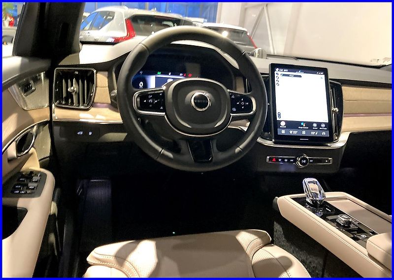 Volvo XC90 (2026) B5 AWD PLUS BRIGHT  - fotka 13 z 20