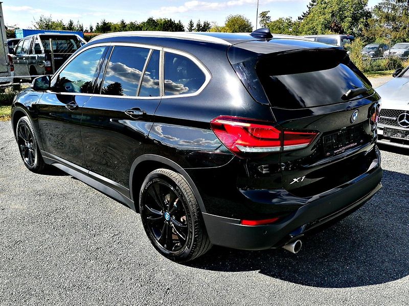 BMW X1 (2022) xDrive25e PHEV 162kW Plug in - fotka 4 z 43