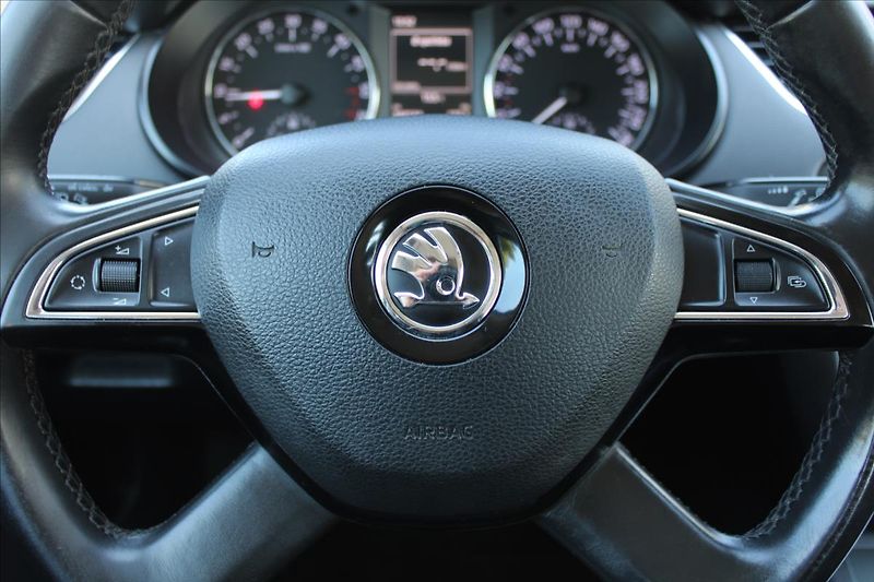 Škoda Octavia 1,6 TDI  NOVÉ V ČR,STYLE - fotka 13 z 32