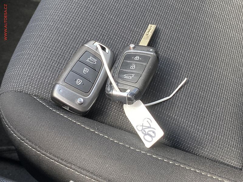 Hyundai Kona (2021) 1.0 T-GDi, Edition 30 - fotka 19 z 20