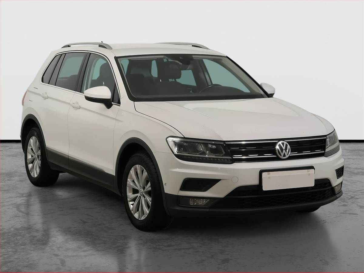Volkswagen Tiguan Highline 2.0 TDI, ČR,1.maj