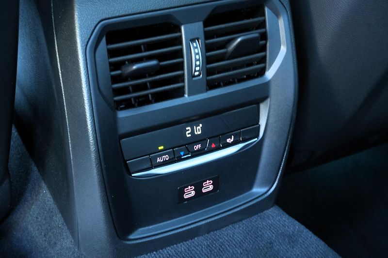 BMW M3 Competition xDrive, Ventilace - fotka 30 z 39