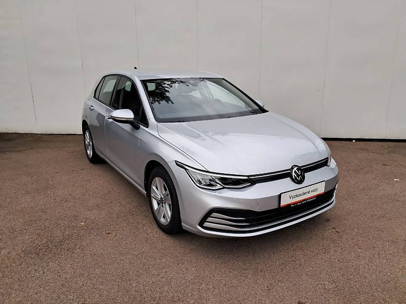 Volkswagen Golf (2022) LIFE 1.5 TSI / 96 kW M6 - fotka 23 z 25