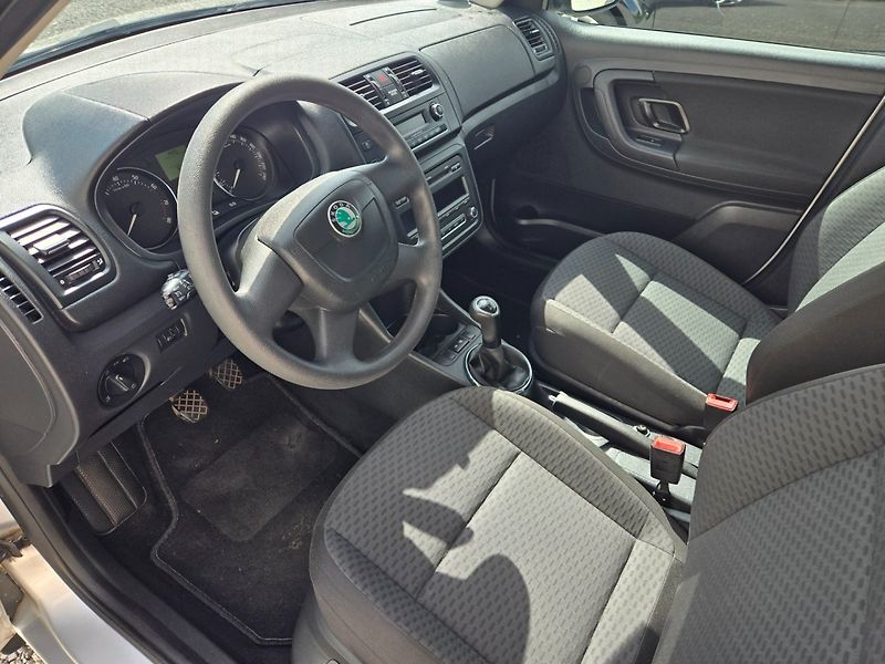 Škoda Fabia (2010) 1.2 TSI Serviska - fotka 10 z 39