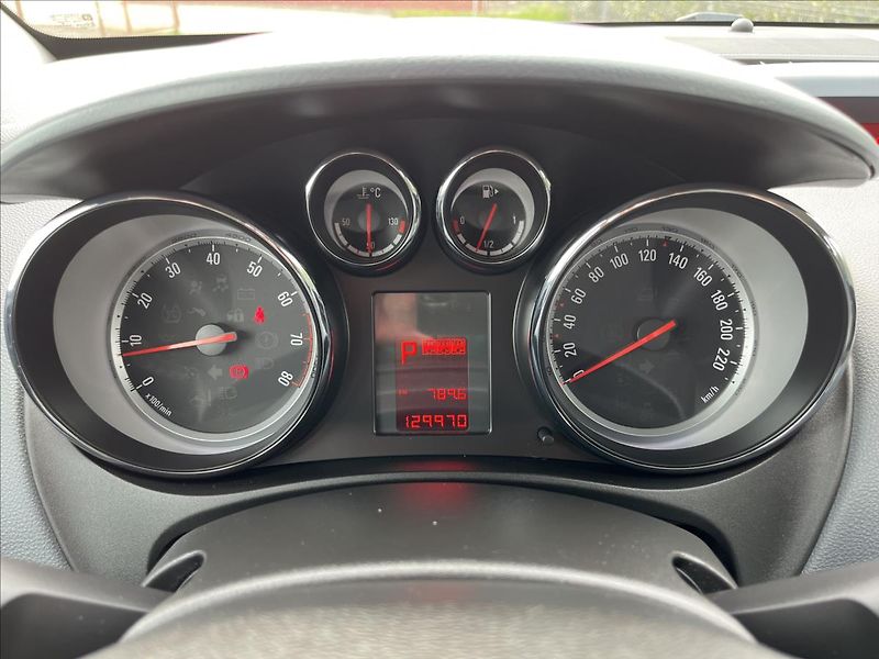 Opel Meriva 1,4 i 88KW AUTOMAT AC SERVIS - fotka 23 z 39