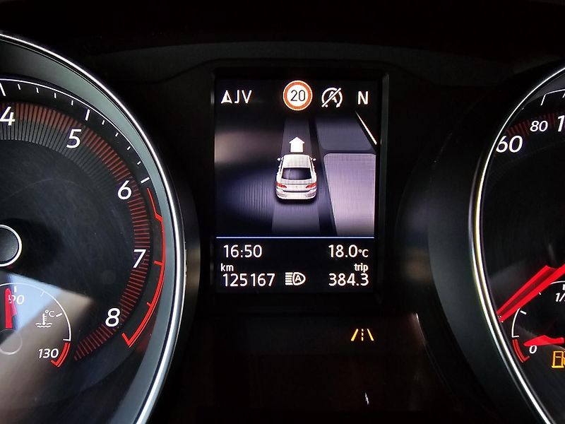 Volkswagen Arteon R-LINE 200kW KŮŽE NAVI KAMERA - fotka 21 z 49