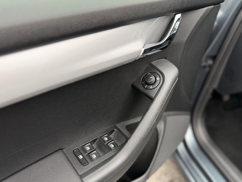 Škoda Octavia 2.0 TDi, 110kw, manuál - fotka 6 z 13