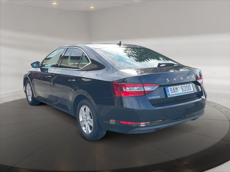 Škoda Superb 2,0 TDI 110 Ambition AT - fotka 4 z 11