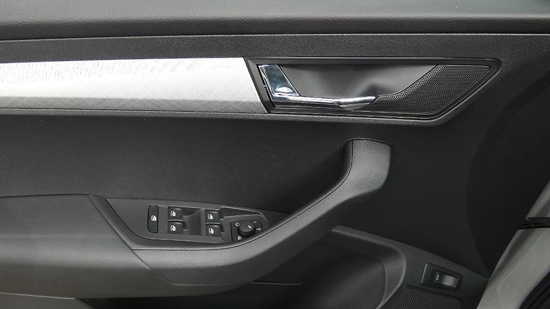 Škoda Karoq 1.5 TSI 110kW Fresh DSG - fotka 9 z 24