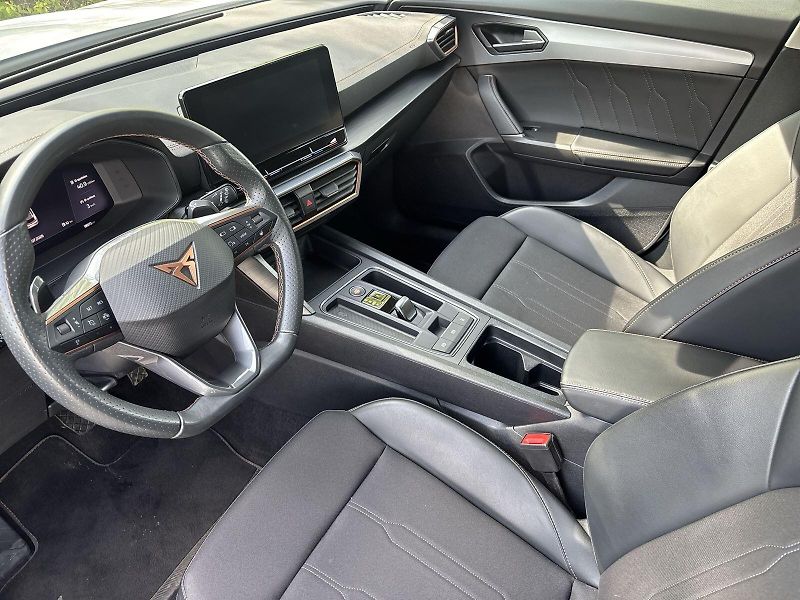 Cupra Formentor (2024) 1.5 TSI DSG - fotka 7 z 28
