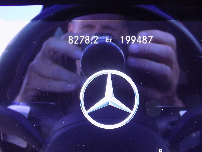 Mercedes-Benz Třídy E 220 D 4MATIC 143 KW TOP!!! - fotka 39 z 40