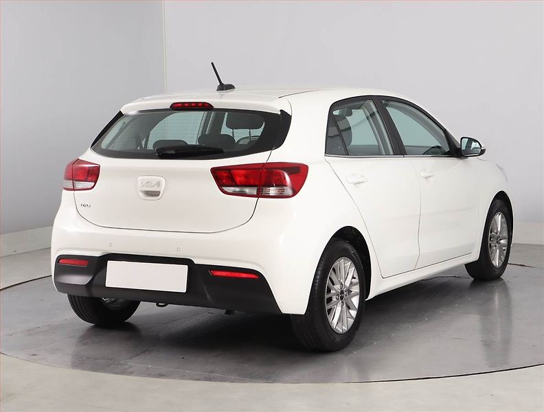 Kia Rio (2023) Exclusive 1.2 DPI, ČR,1.maj - fotka 5 z 21