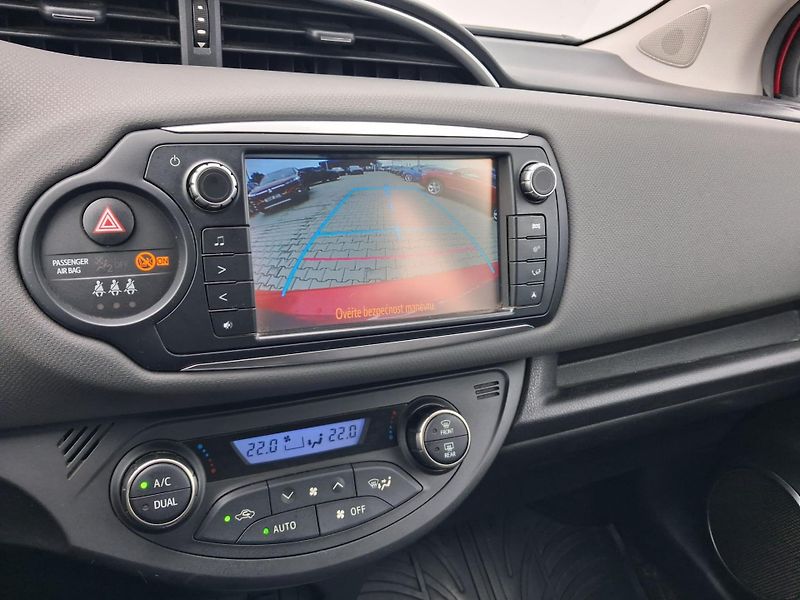 Toyota Yaris 1.5 HSD Trend - fotka 17 z 23