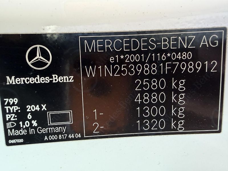 Mercedes-Benz GLC 63 AMG 4MATIC+ PANORAMA NAVI - fotka 38 z 38