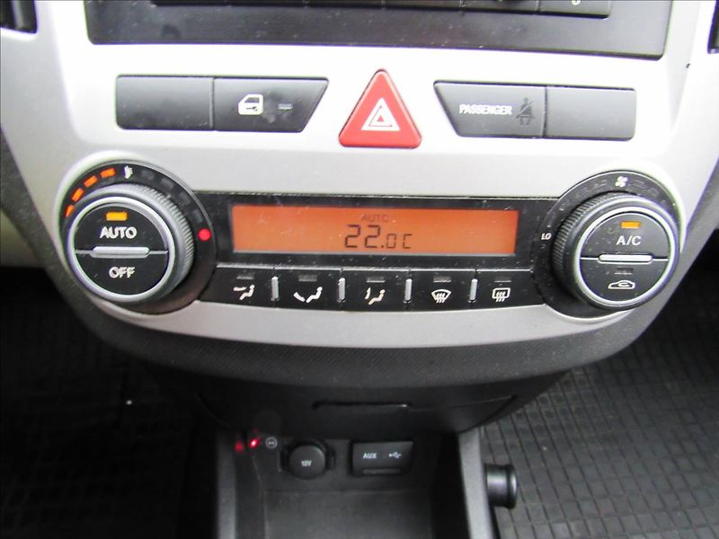 Kia Ceed 1,4 LPG Combi 80KW - fotka 17 z 28