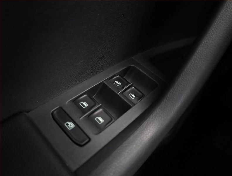 Škoda Octavia (2015) Scout 2.0 TDI, 4X4, Automat - fotka 16 z 19