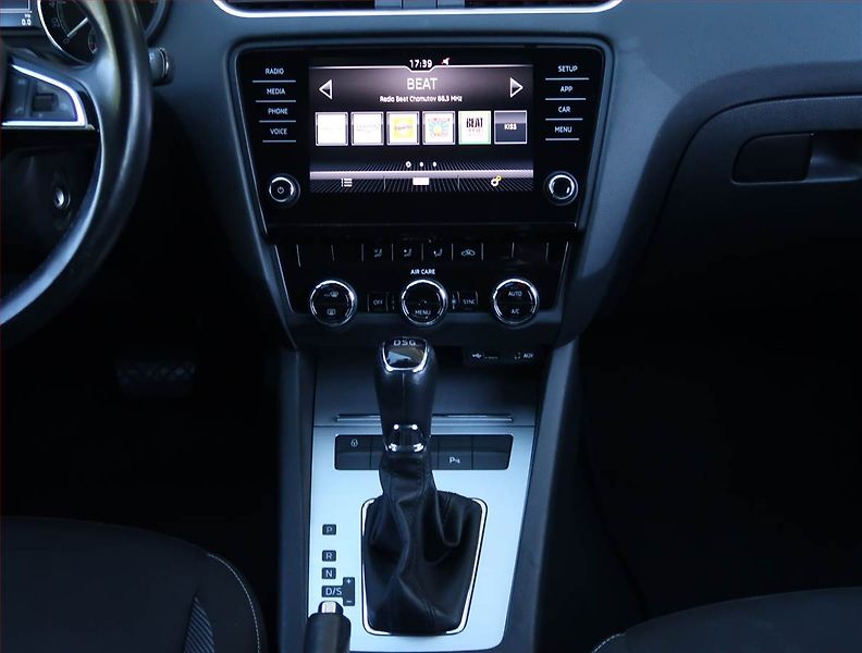 Škoda Octavia (2017) 1.6 TDI, Automat, Serv.kniha - fotka 12 z 18