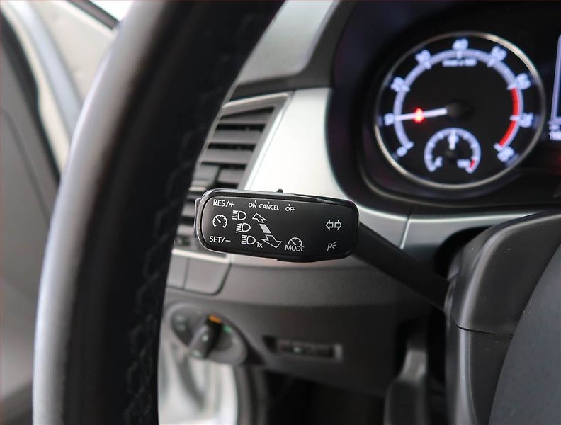 Škoda Fabia (2019) Ambition 1.0 TSI, Serv.kniha - fotka 14 z 17