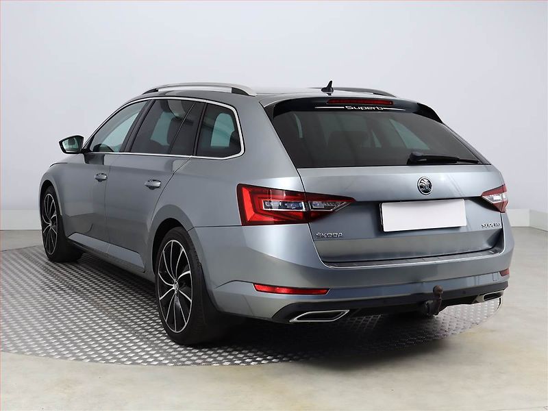 Škoda Superb (2016) Style 2.0 TDI, Automat, Kůže - fotka 4 z 19