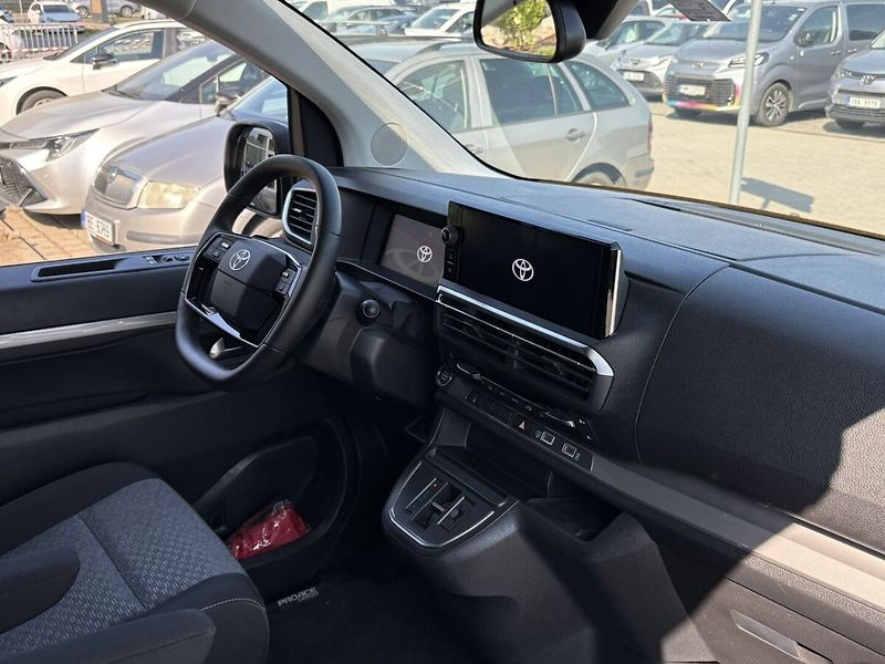 Toyota ProAce Verso L2 2,0D 177k AT8 Family 8S  FU - fotka 19 z 40