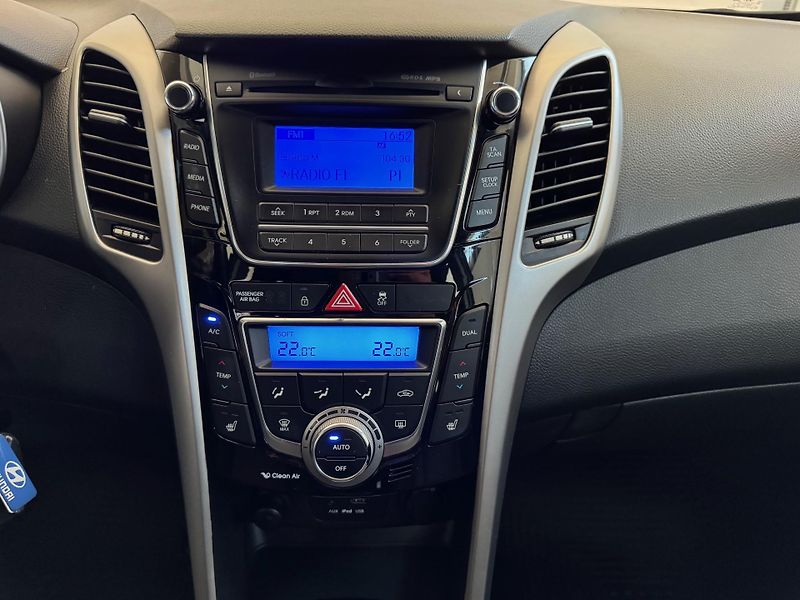 Hyundai i30 (2016) 1.6 CRDI 81 KW - CZ - AUT - fotka 12 z 18