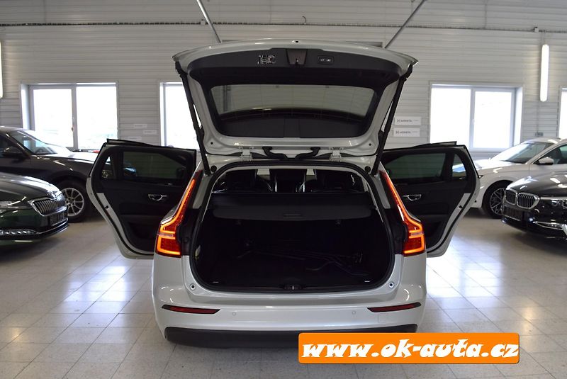 Volvo V60 2.0 D PRAV.SERVIS AUTOMAT 2020 - fotka 17 z 61