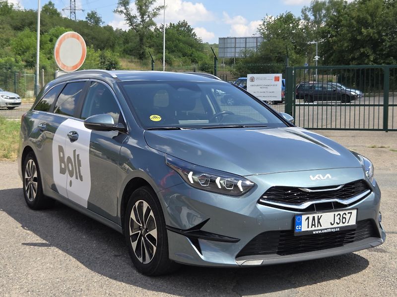 Kia Ceed PRONÁJEM TAXI S ODKUPEM - fotka 3 z 12