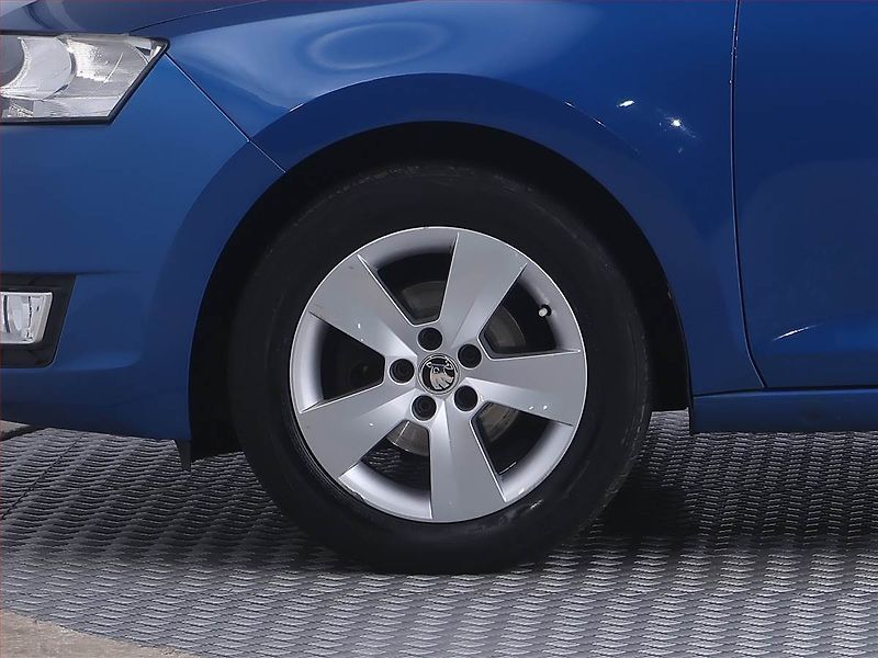 Škoda Rapid (2016) 1.2 TSI, Park. senzory - fotka 14 z 19