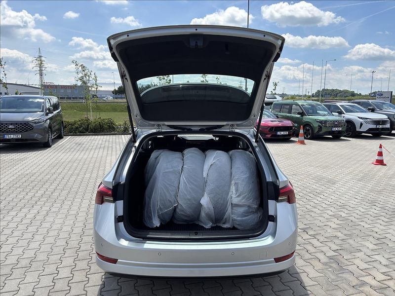 Škoda Octavia 2,0 TDI 85kW Ambition - fotka 10 z 38