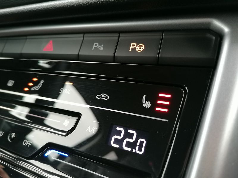Volkswagen T-Roc (2022) 1.5 TSi 110kW DSG ACC - fotka 18 z 30