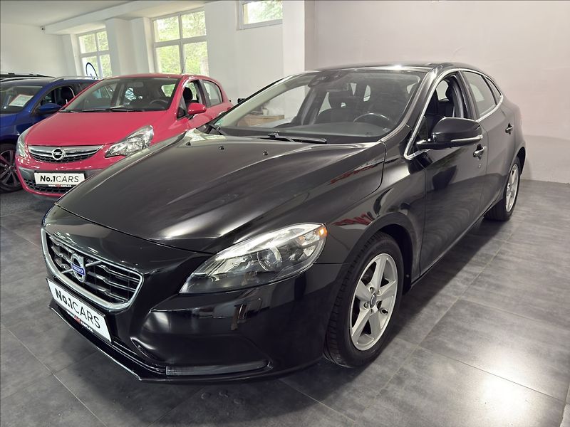 Volvo V40 1,6   D2 MOMENTUM BI-XEN VÝHŘE - fotka 3 z 42