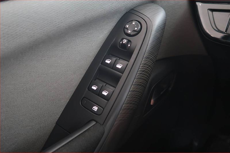 Citroën C4 Picasso (2016) 1.6 BlueHDi, 7 míst, Navi - fotka 15 z 18