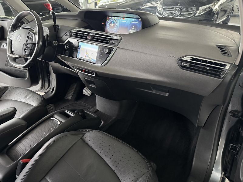 Citroën Grand C4 Picasso 2,0HDi AUT*Masáže*REZERVACE! - fotka 11 z 37