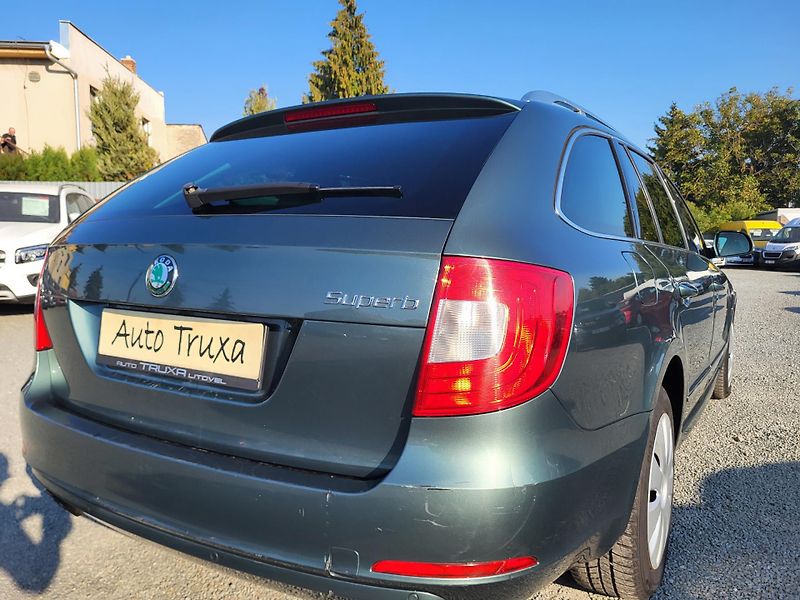 Škoda Superb II combi 2.0 TDi DSG ELEGANCE - fotka 34 z 42