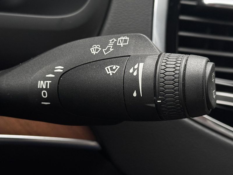 Volvo XC90 T6 AWD INSCRIPTION REZERVACE - fotka 29 z 47
