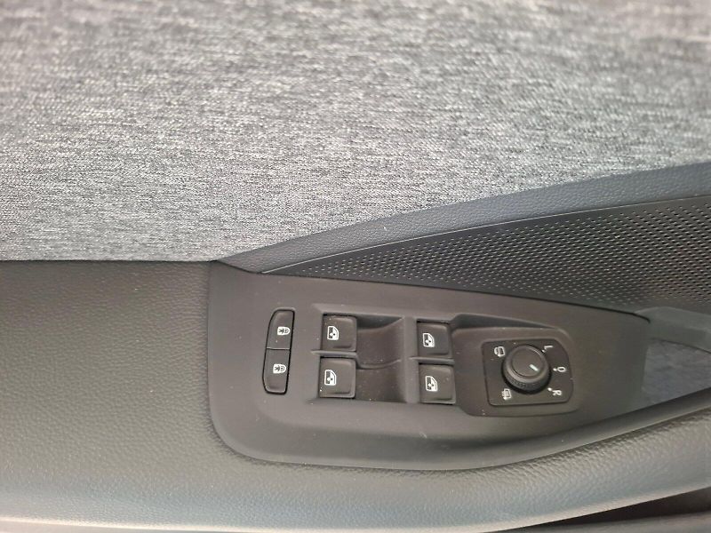 Škoda Superb (2025) COMBI SELECTION TD 110/2.0 A7F - fotka 6 z 40