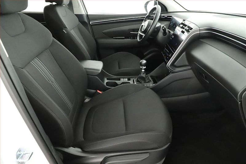 Hyundai Tucson (2023) Smart 1.6 T-GDI 48V MHEV - fotka 7 z 21