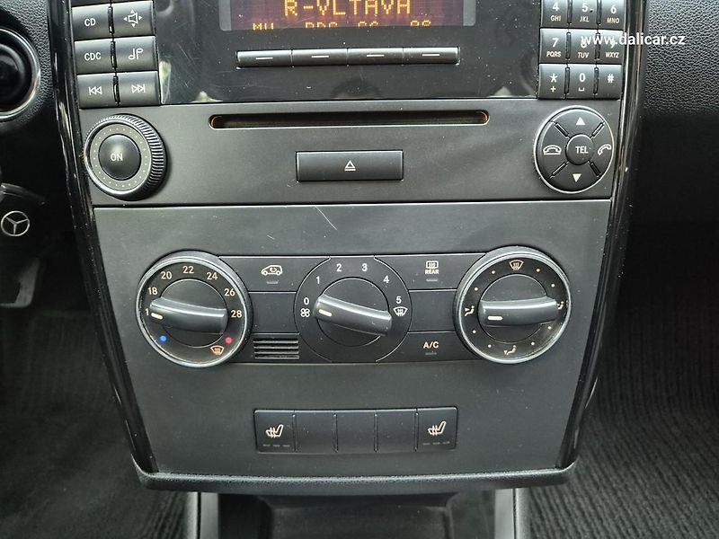 Mercedes-Benz Třídy A (2007) A170 85 KW Klima - fotka 26 z 48