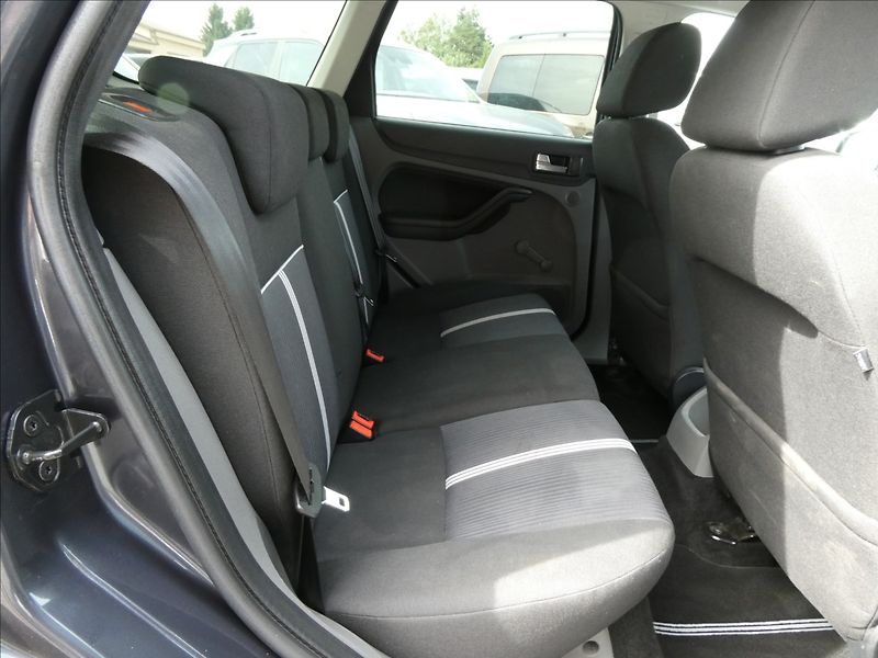 Ford Focus 1,6 16V 74kW 2xkola,závěs,serv - fotka 22 z 42