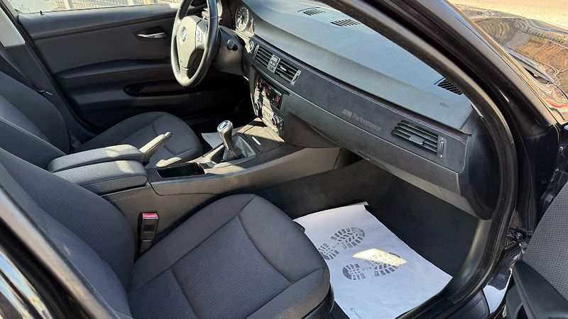BMW Řada 3 (2009) 318i 105kW *Alu*Keyless*Klima* - fotka 18 z 24