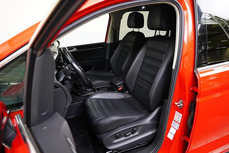 Volkswagen Touran - fotka 5 z 6