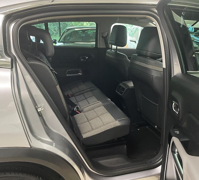 Citroën C5 Aircross 1.5 BlueHDI 130 FEEL PACK, ČR - fotka 12 z 30