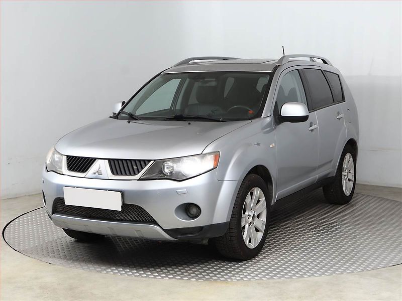Mitsubishi Outlander (2009) 2.2 DI-D, 4X4, 7 míst, Navi - fotka 2 z 22