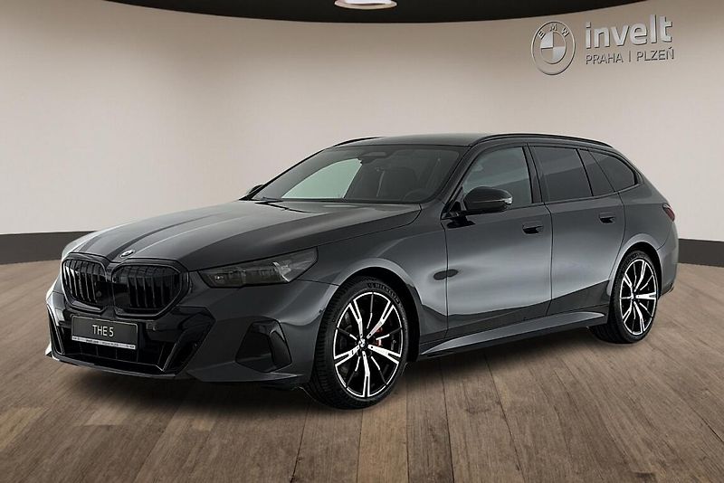BMW Řada 5 540d xDrive Touring - fotka 1 z 25